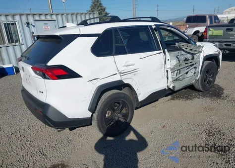 2021 Toyota Rav4 Xle z USA, uszkodzony, nr VIN 2T3W1RFV7MC130147